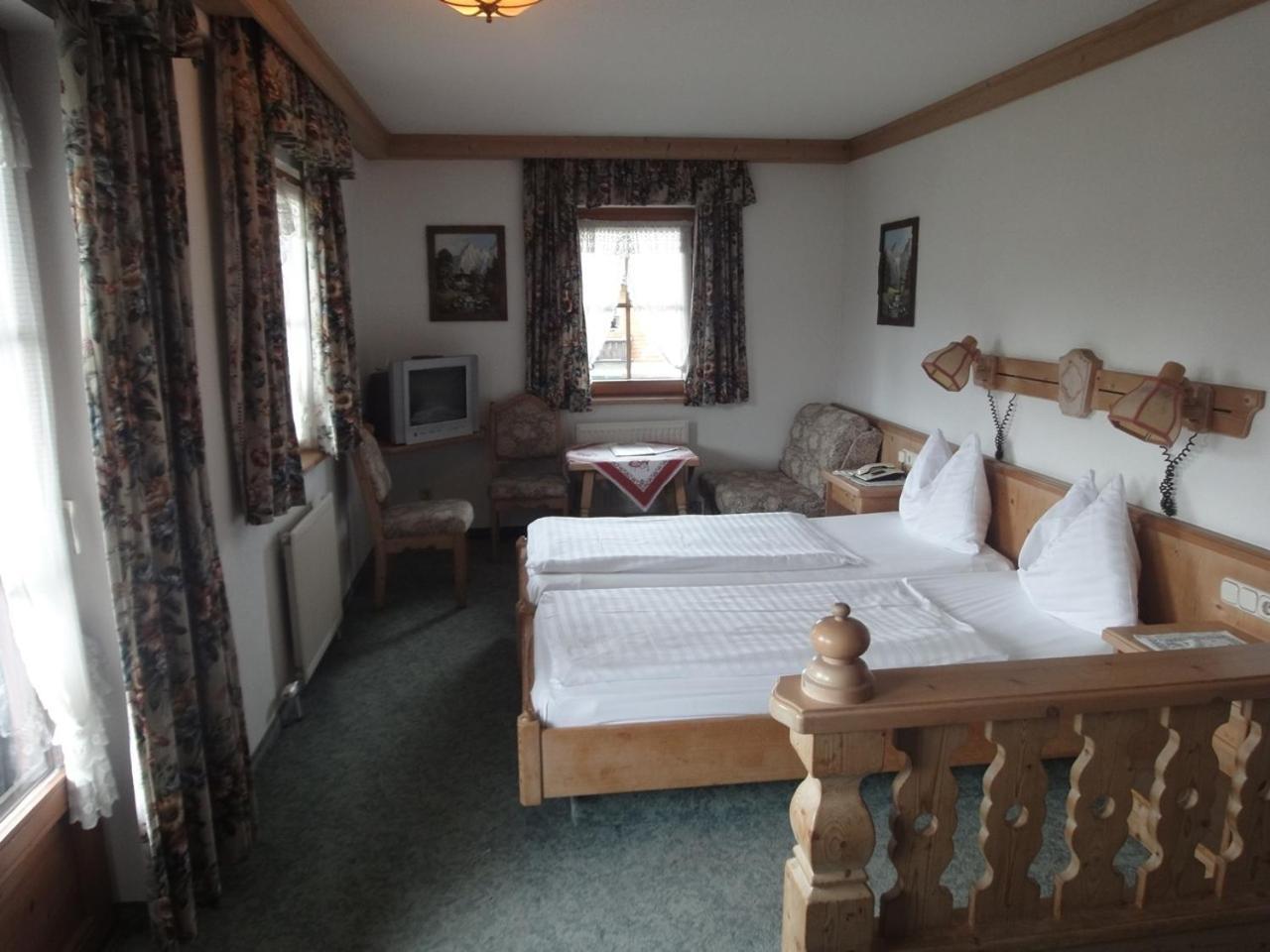 Kaiserhotel Neuwirt Оберндорф-ін-Тіроль Екстер'єр фото